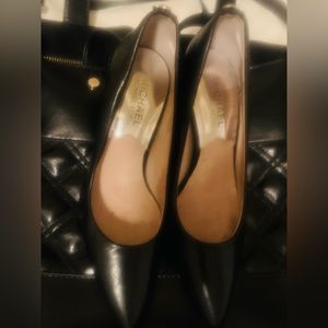Michael Kors Size 5 Black Leather Pump (see pics for any imperfections)